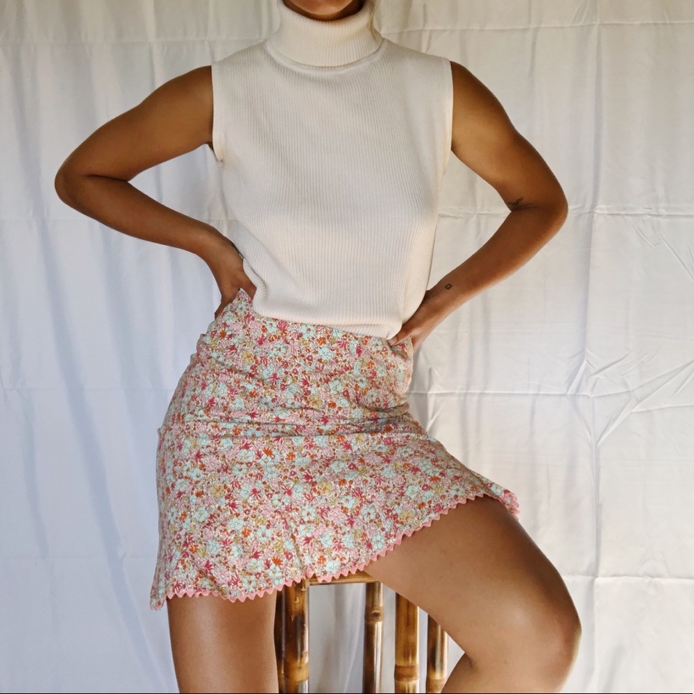 Floral print skirt. Perfect for spring!
